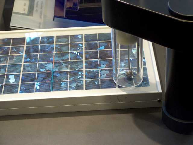Glastest im Solarinformationszentrum.